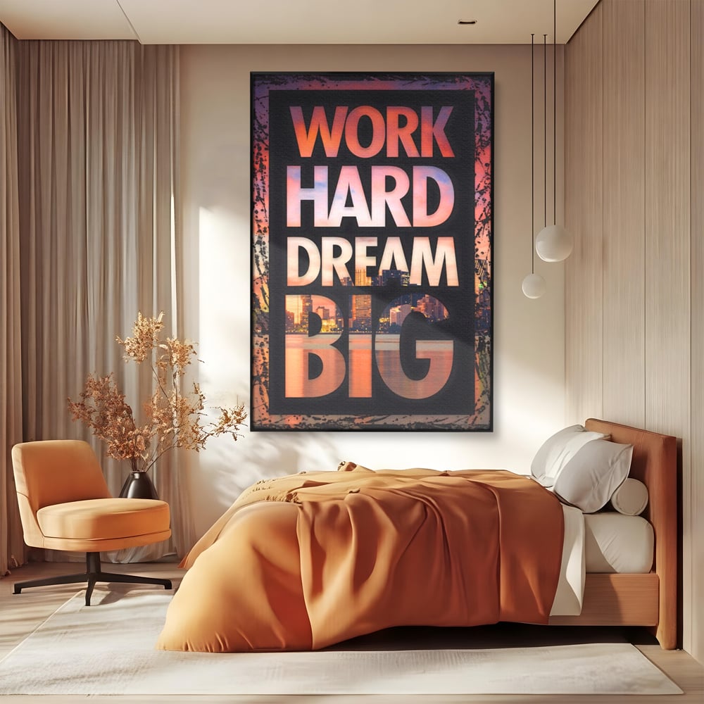 Tablou canvas cu tablou motivational cu peisaj urban nocturn, in rama de aluminiu negru, pe perete intr-un dormitor